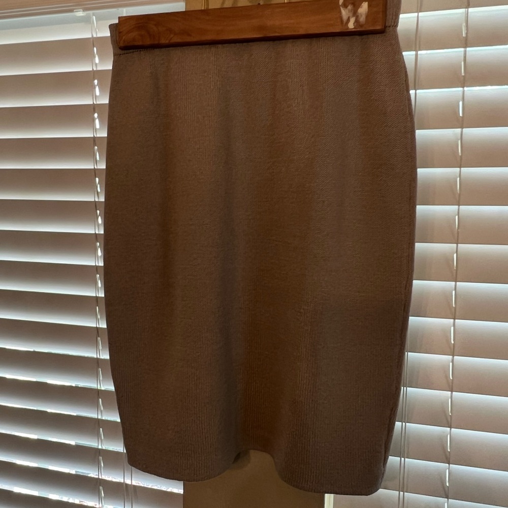St. John Knit Skirt size 2